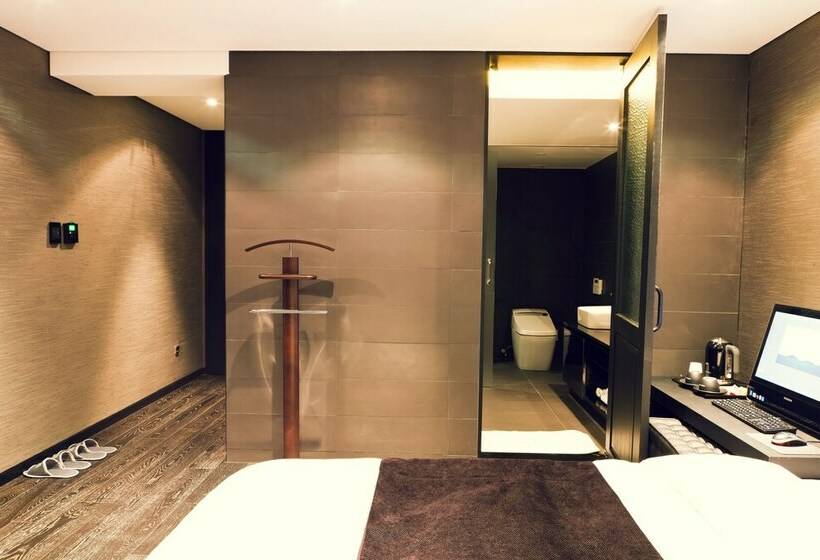 Номер Deluxe, Busan Amare