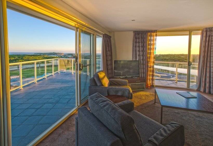3침실 디럭스 아파트 바다 전망, Lady Bay Resort