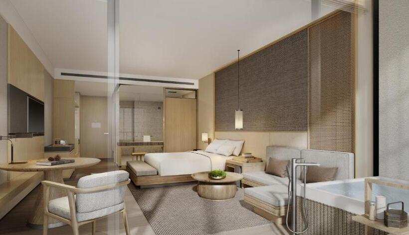 Номер Стандарт с Балконом, Crowne Plaza Zunhua Hot Spring Town, An Ihg