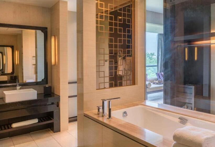 Номер Deluxe, Citic Pacific Zhujiajiao Jin Jiang