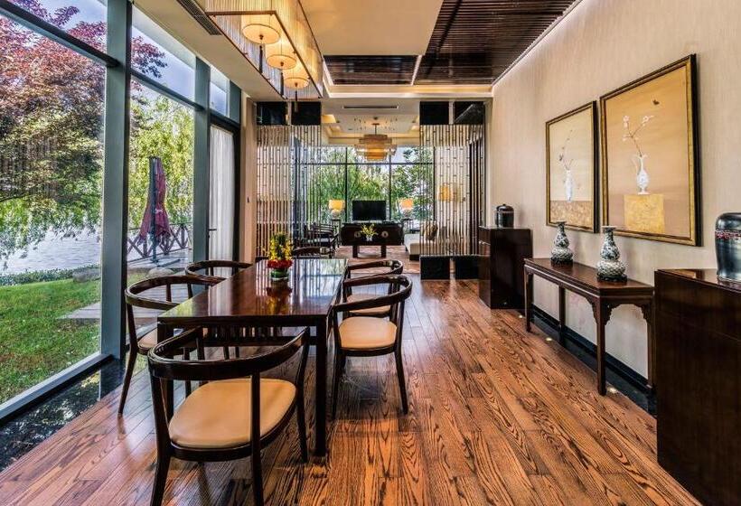 Вилла 2 Спальни, Citic Pacific Zhujiajiao Jin Jiang