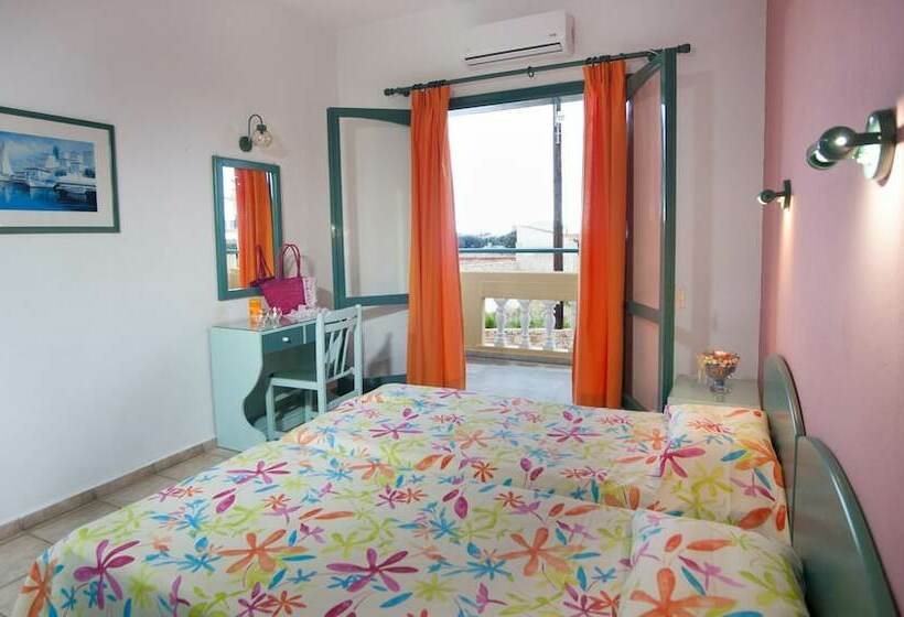 Студия Стандарт, Theoni Apartments