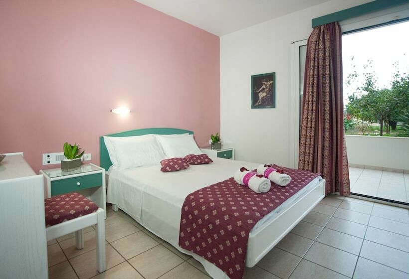 Апартаменты 1 Спальня, Theoni Apartments