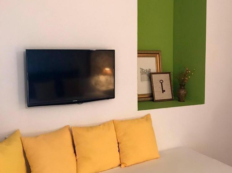 스탠다드 트리플 룸, Hostal Leon Dormido