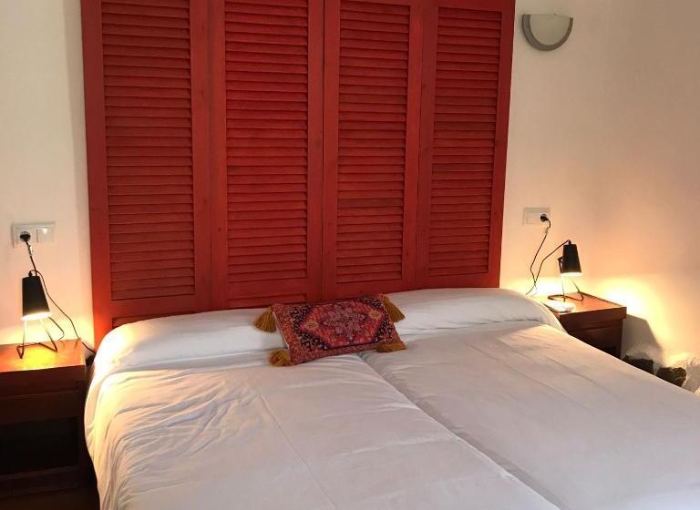 Четырехместный Номер Стандарт, Hostal Leon Dormido