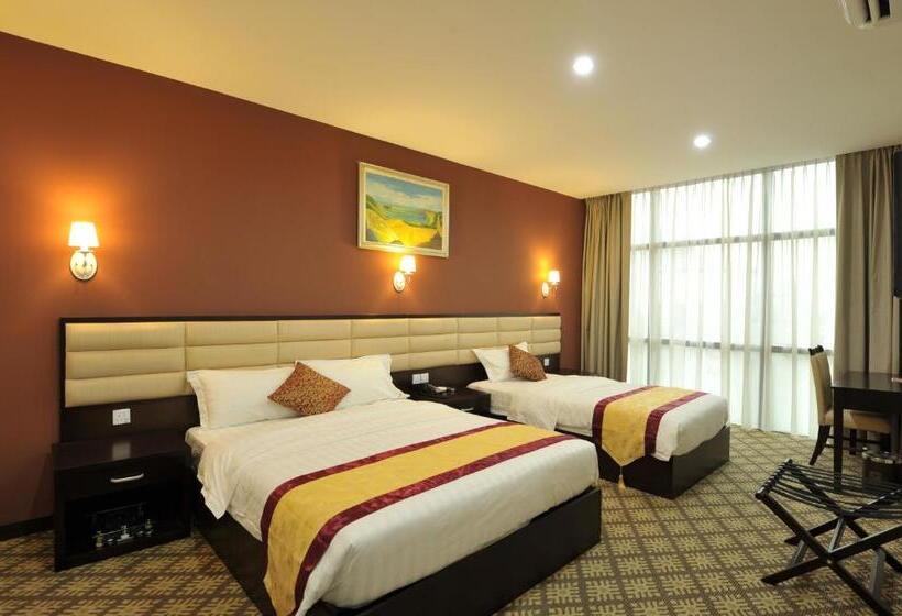スーペリアトリプルルーム, Hallmark Regency Hotel   Johor Bahru
