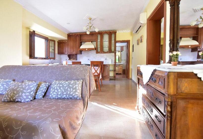 سوییت سوپریور, Limnionas Bay Village