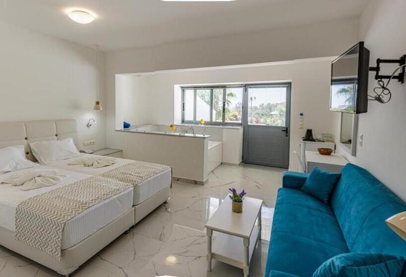 سوئیت با وان آب گرم, Limnionas Bay Village