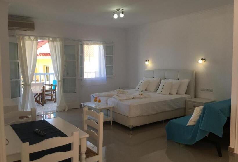 سوییت جونیور, Limnionas Bay Village