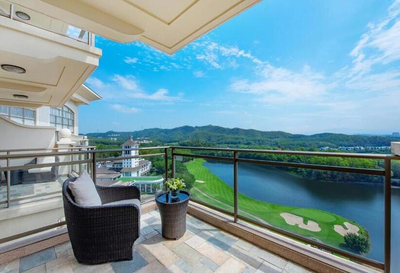 Номер Премиум Вид на Озеро, Mission Hills Hotel Resorts Dongguan