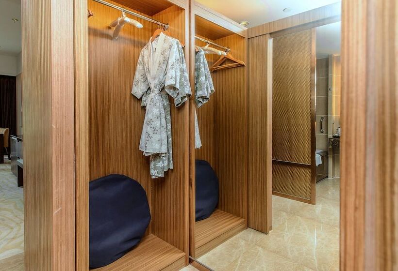 Номер Премиум Вид на Озеро, Mission Hills Hotel Resorts Dongguan