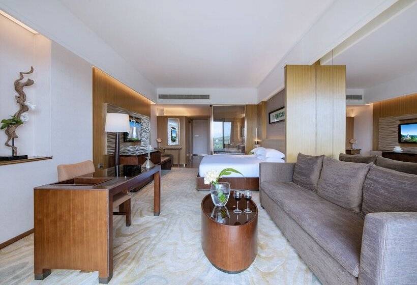 Номер Премиум Вид на Озеро, Mission Hills Hotel Resorts Dongguan