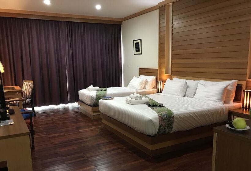 디럭스 트리플 룸, Taman Resort