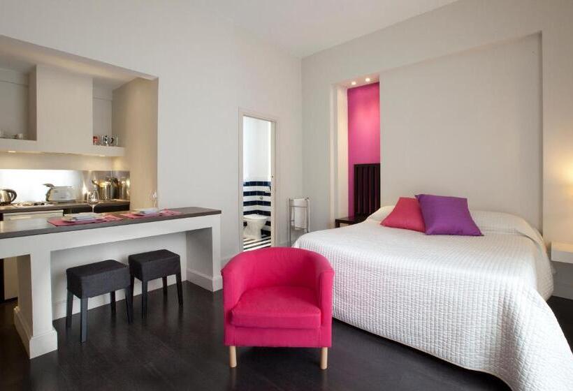 Номер Deluxe с Балконом, Sorrento Apartments One