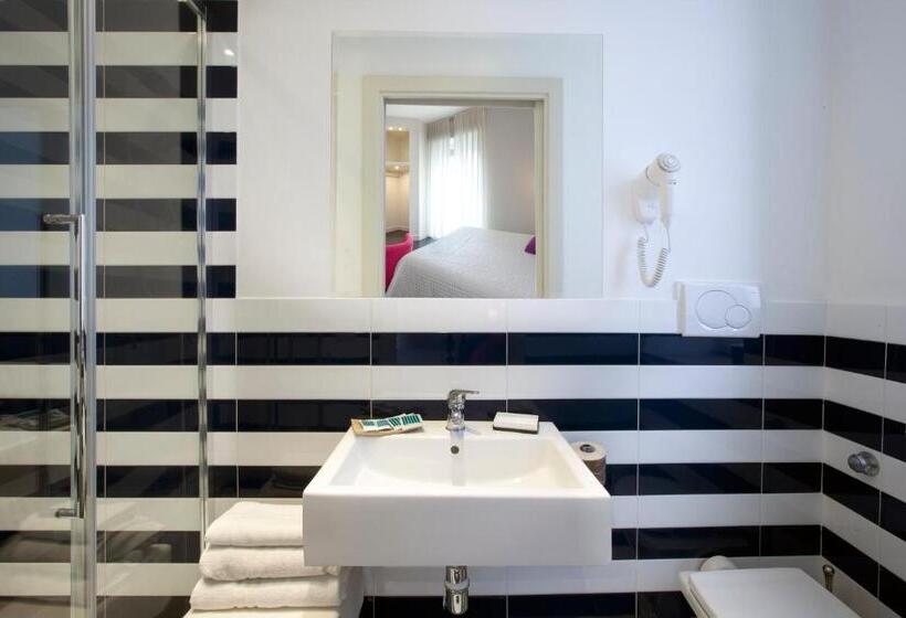 Номер Deluxe с Балконом, Sorrento Apartments One