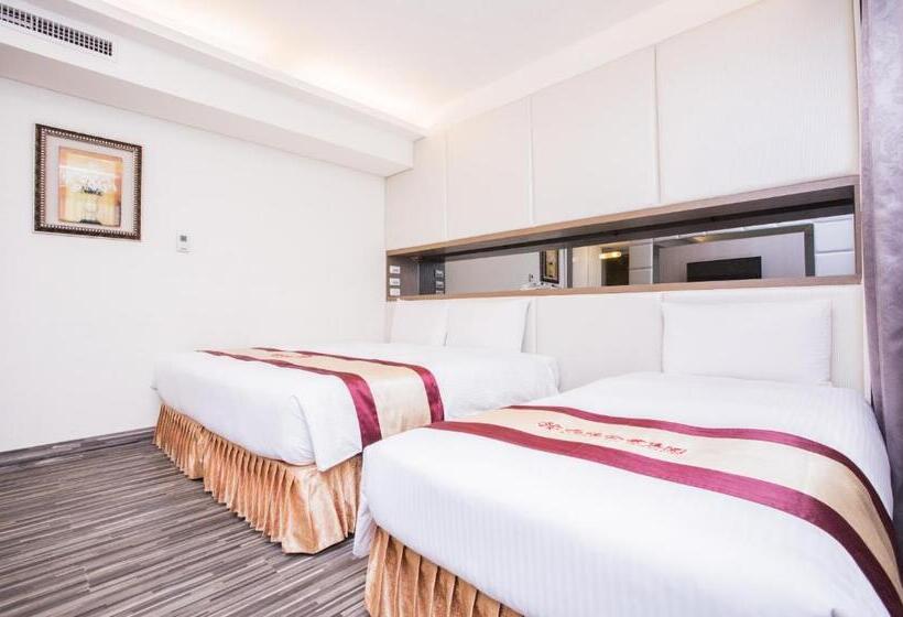 Economy Triple Room, Harmonious