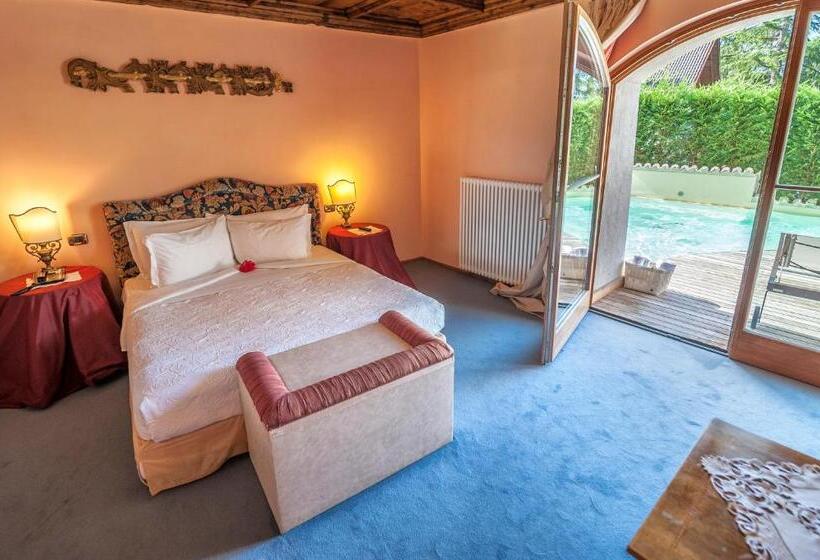 اتاق استاندارد با چشم‌انداز استخر, Villa Orso Grigio