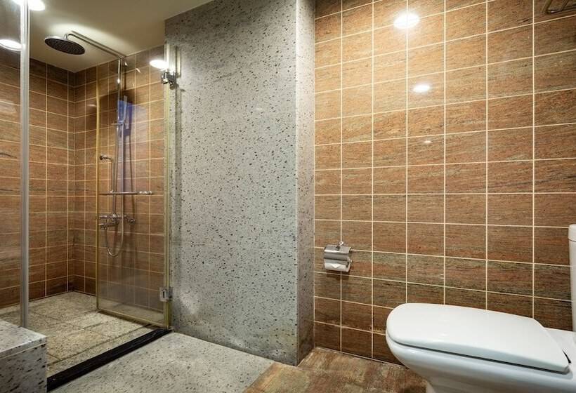 Семейный Номер, Byeyer Hotel Hualien