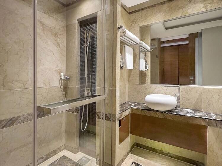 Номер Superior, Radisson Blu Kaushambi Delhi Ncr