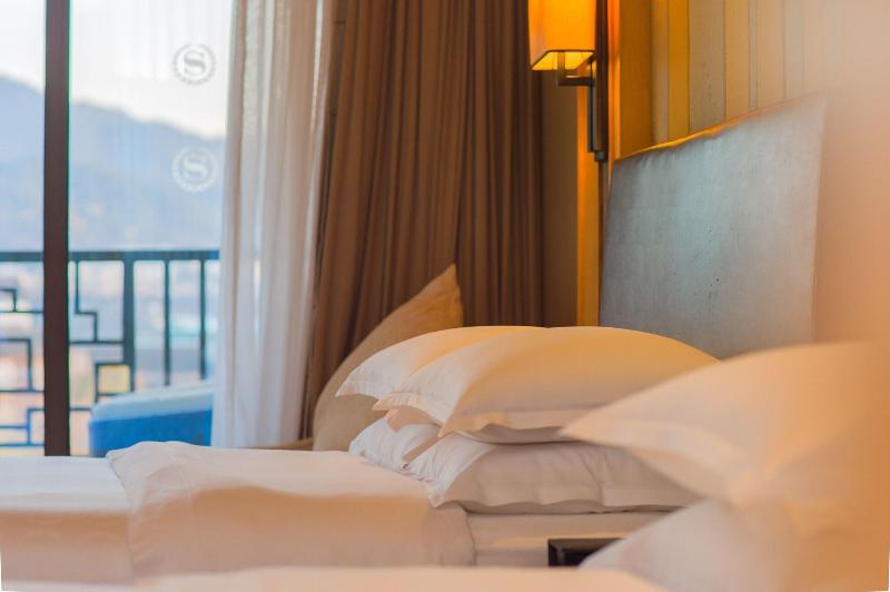 Номер Superior Кровать Кинг, Sheraton Grand Hangzhou Wetland Park Resort