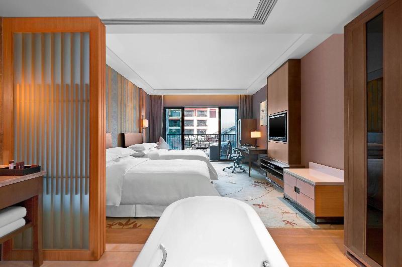 Номер Superior, Sheraton Grand Hangzhou Wetland Park Resort