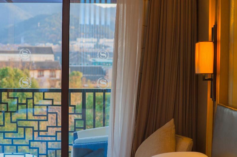 Номер Superior, Sheraton Grand Hangzhou Wetland Park Resort