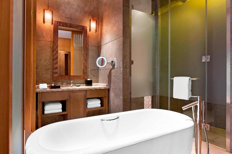 Номер Клуб Кровать Кинг, Sheraton Grand Hangzhou Wetland Park Resort