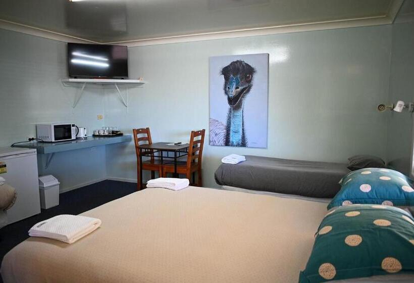 اتاق استاندارد سه نفره, Motel Blackall