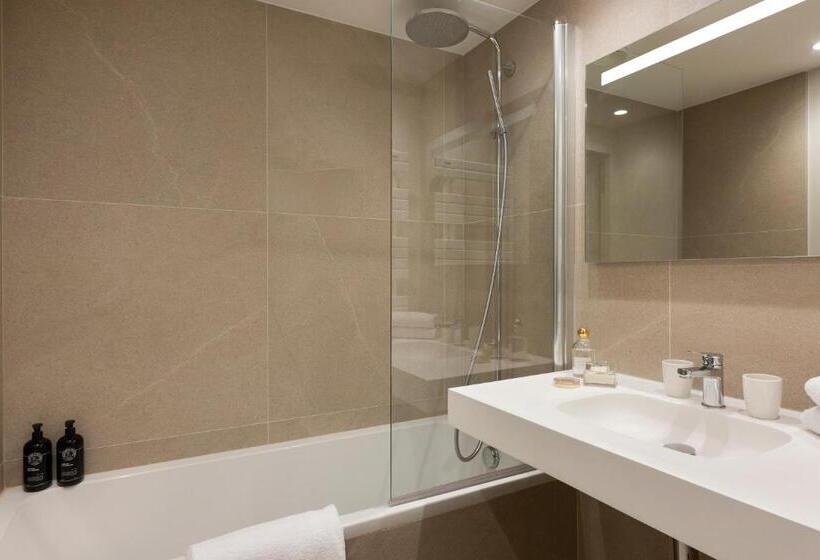 Номер Классика Двуспальная Кровать, Le Saint Gervais Hotel & Spa Handwritten Collection