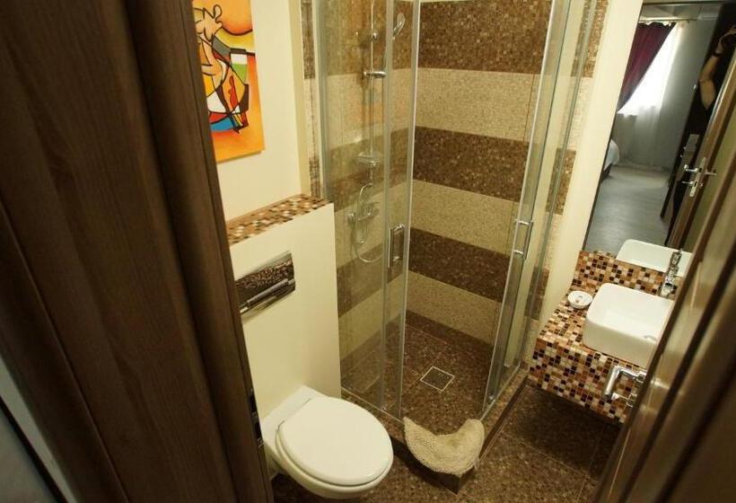 Chambre Deluxe, Vila Fara Nume