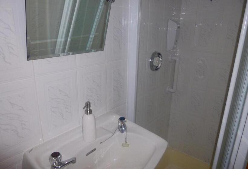 패밀리 룸, The Ocean Wave Bed & Breakfast