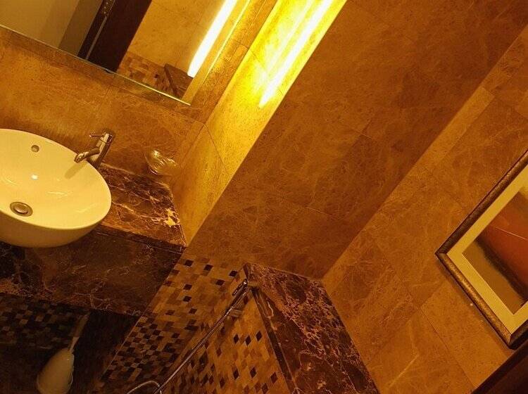 Апартаменты 2 Спальни, Tulip Creek Hotel Apartments