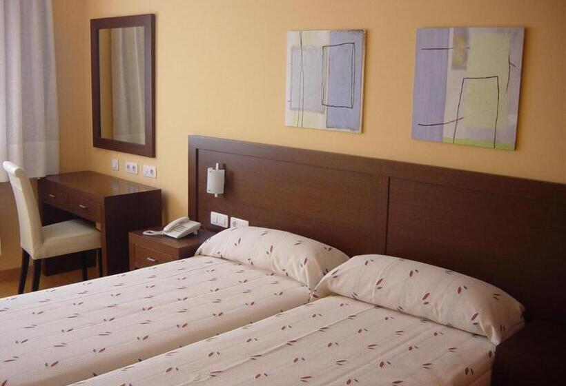 Номер Стандарт Трехместный, Hostal Acanto