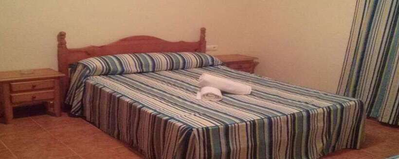 ベーシックトリプルルーム, Hostal Las Parcelas