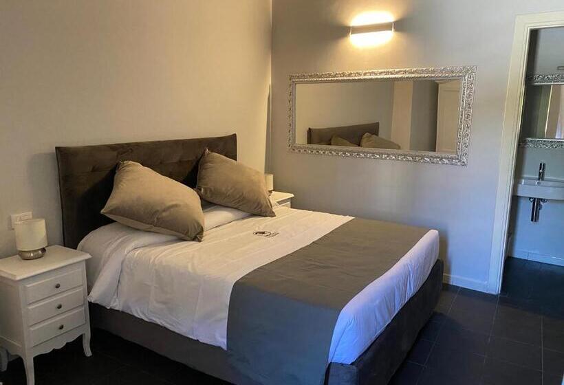 Standart Oda, Relais La Fornarina