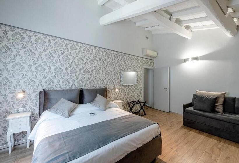 Delüks Oda, Relais La Fornarina