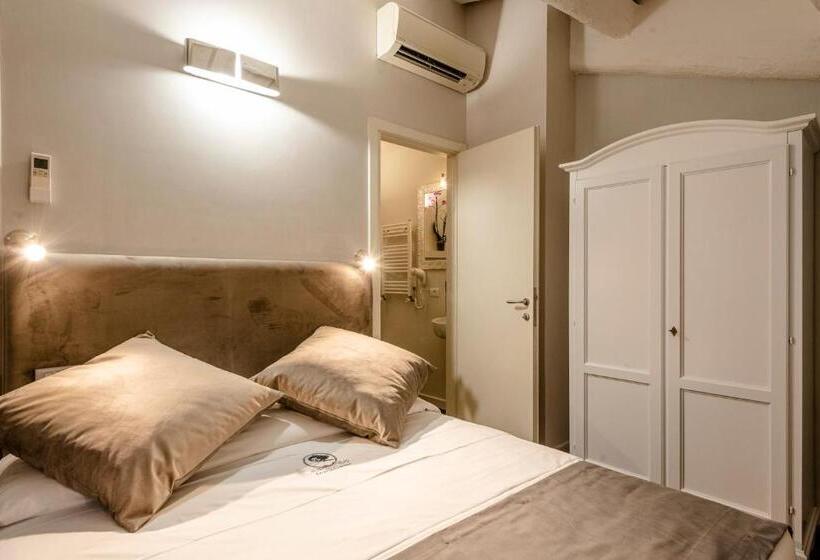 Ekonomik Oda, Relais La Fornarina