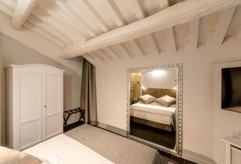 Ekonomik Oda, Relais La Fornarina