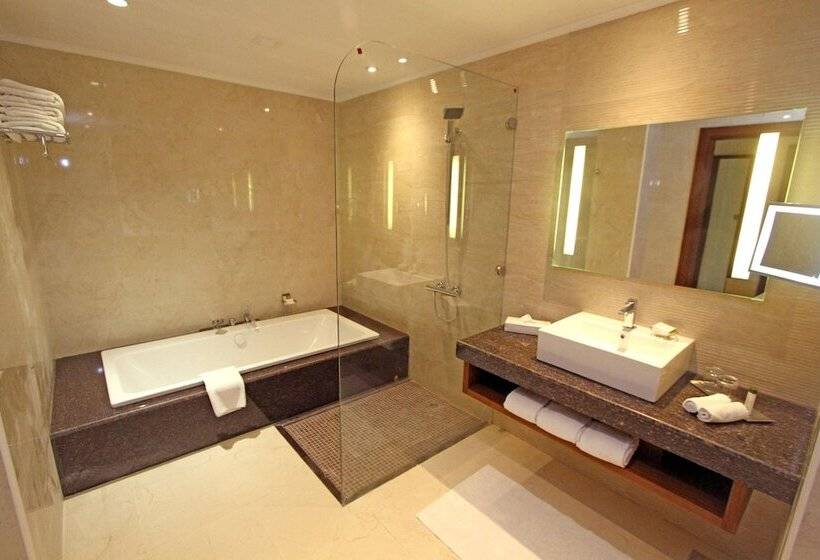 Номер Deluxe Вид на Сад, Doubletree By Hilton Resort & Spa Marjan Island