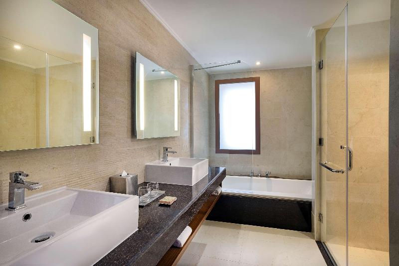 Люкс Вид на Море, Doubletree By Hilton Resort & Spa Marjan Island