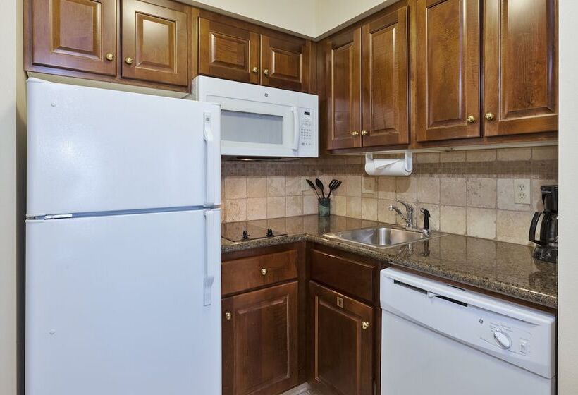 Люкс 2 Спальни, Staybridge Suites Lansing   Okemos By Ihg