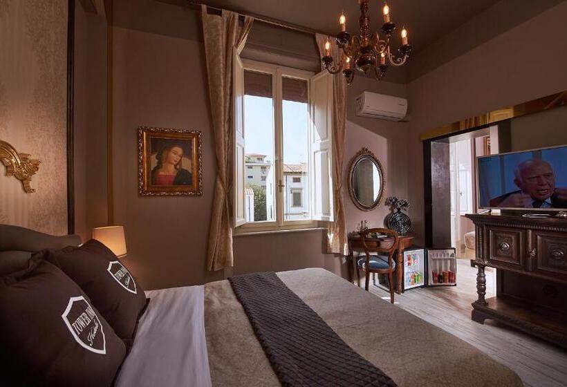 سوییت لوکس, Villa Tower Inn