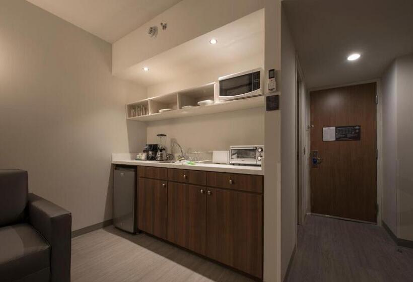 스위트 킹사이즈 침대, Microtel Inn & Suites By Wyndham Guadalajara Sur