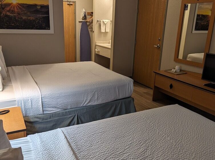 스탠다드 룸 더블 침대 2개, Days Inn & Suites By Wyndham Castle Rock