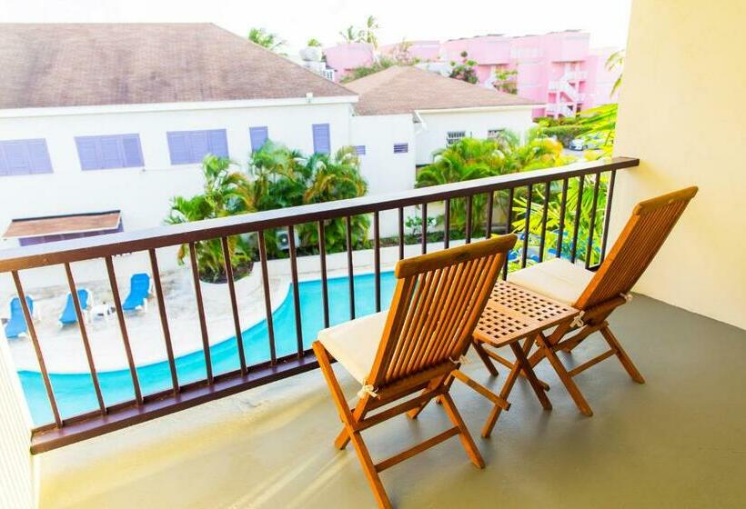 اتاق استاندارد با چشم‌انداز استخر, Infinity On The Beach