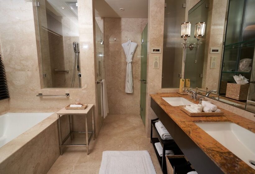 Номер Deluxe Кровать Кинг, The Leela Palace Chennai