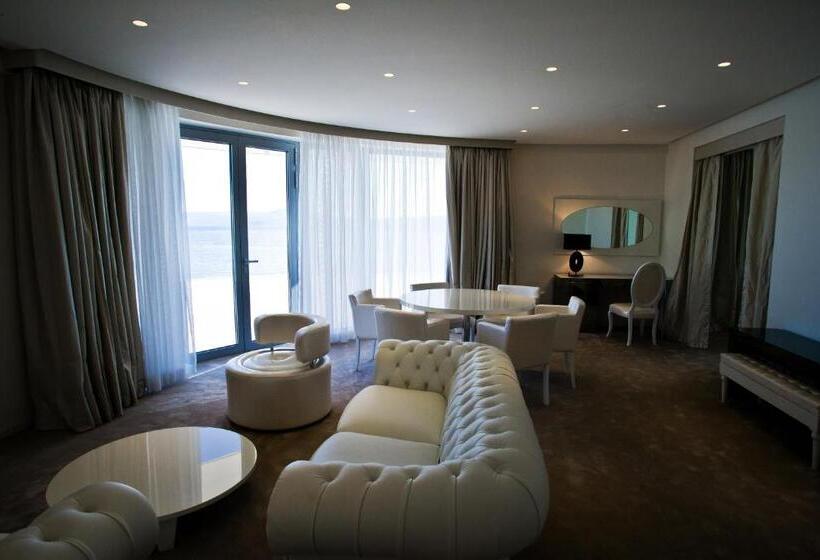 سوئیت پرزیدنت, Luxury Hotel Amabilis