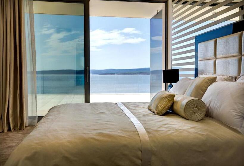 سوئیت پرزیدنت, Luxury Hotel Amabilis