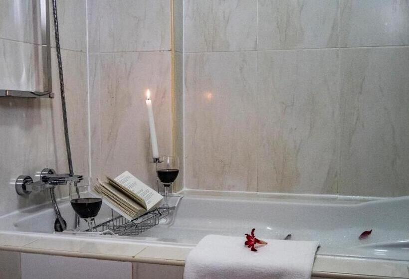 Президентский Люкс, Oak Plaza Hotels East Airport