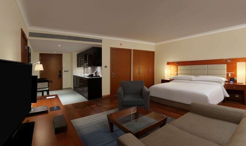 스탠다드 룸 킹사이즈 침대, Hilton Bangalore Embassy Golflinks